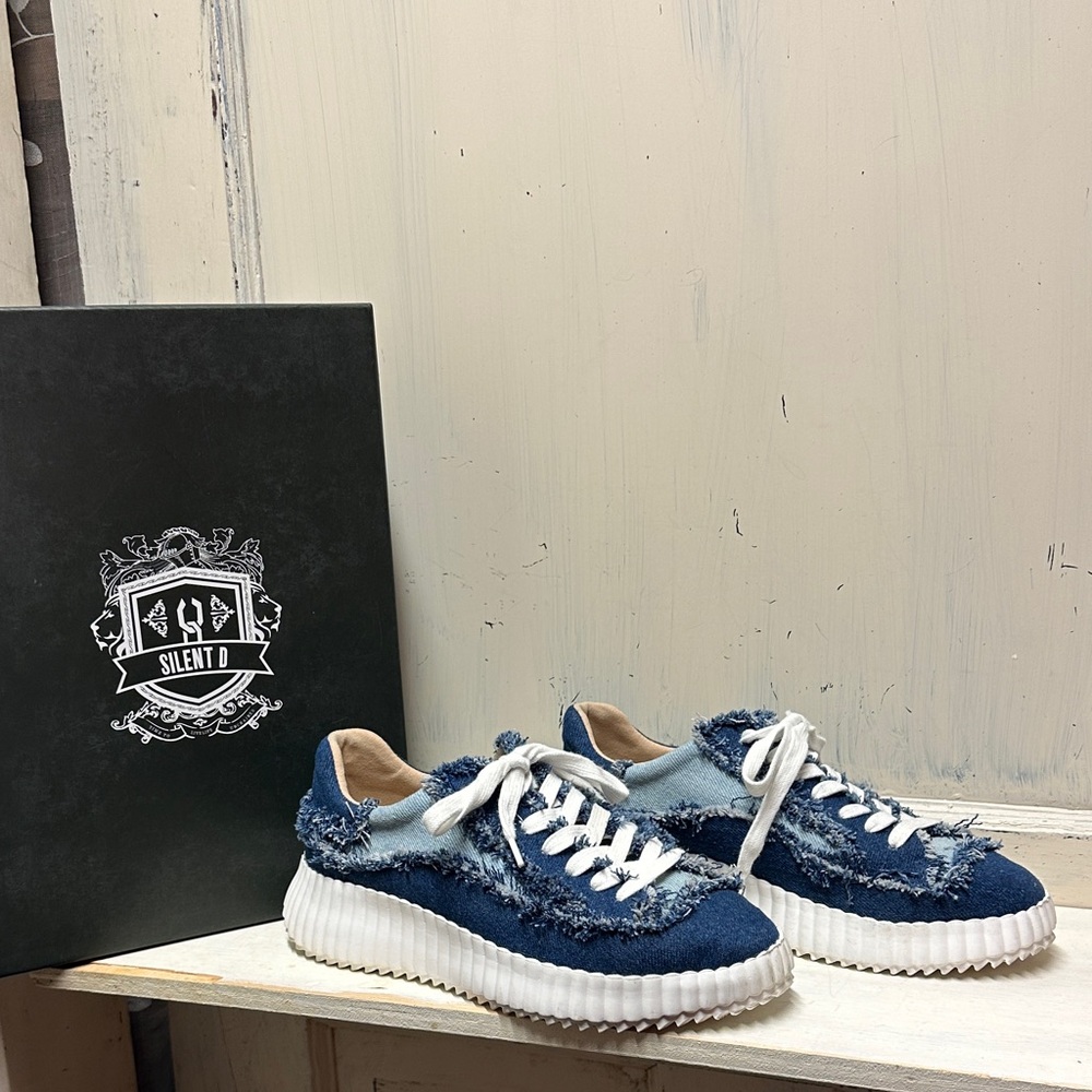 Silent D Sneakers